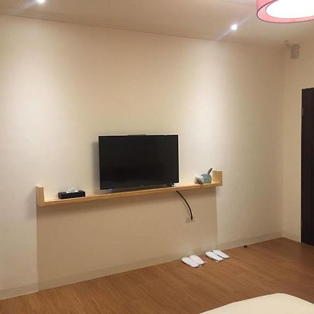 爪窩 29 Nesuto Apartment Tainan Bagian luar foto